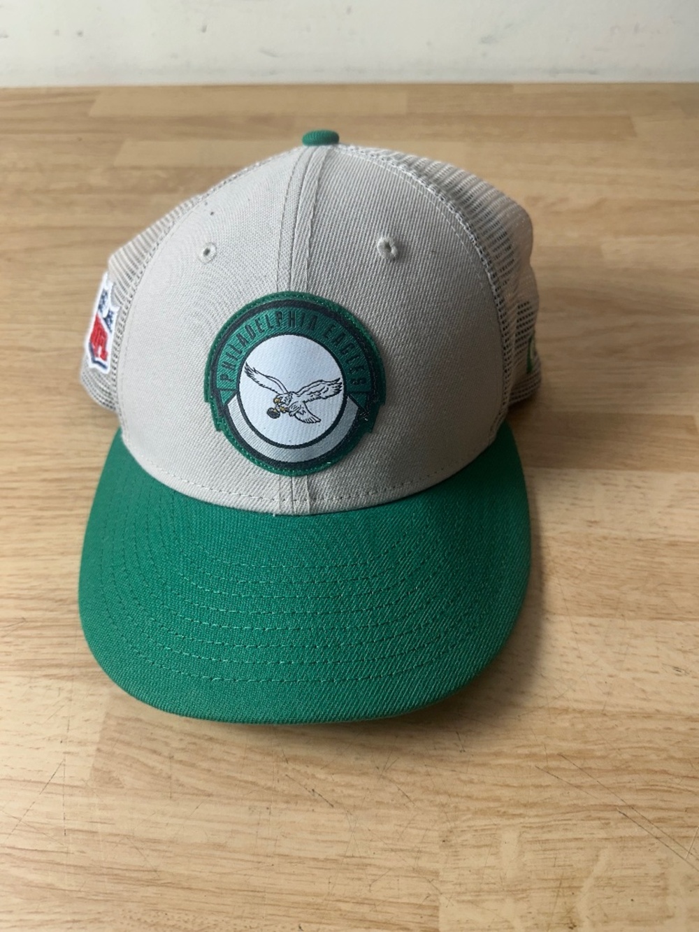 PHILADELPHIA EAGLES 9FIFTY NEW ERA NFL FOOTBALL LOW PROFILE TRUCKER SNAPBACK CAP